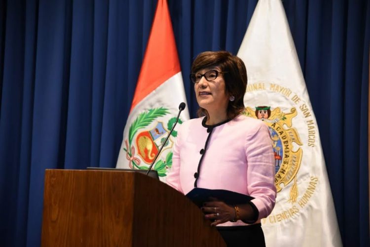 Dra. Elizabeth Huisa Veria